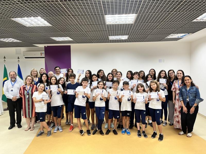 Cerimônia de entrega de certificados aos alunos que participaram da Conferência da Rede Global de Escolas RSCM